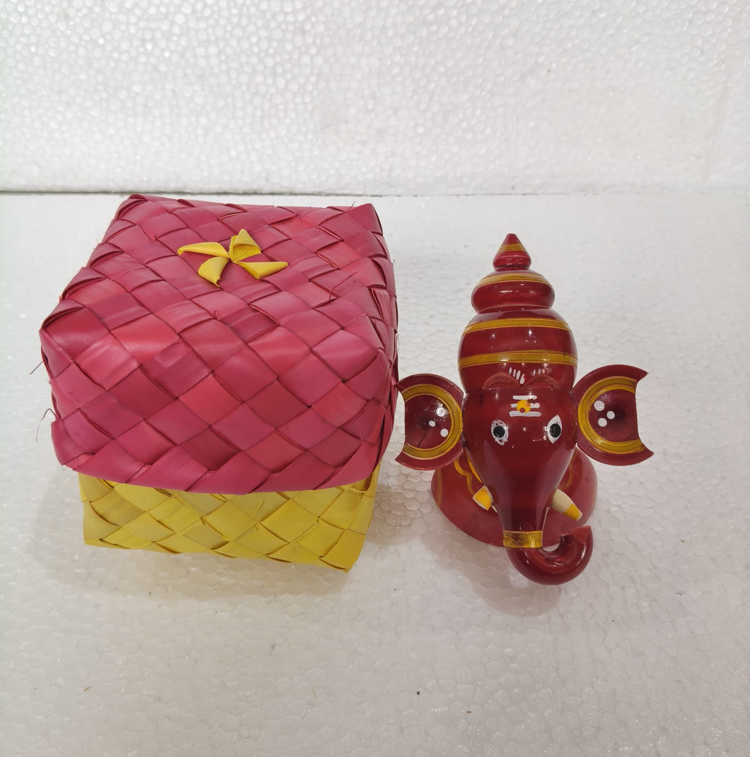 GIFT HAMPER