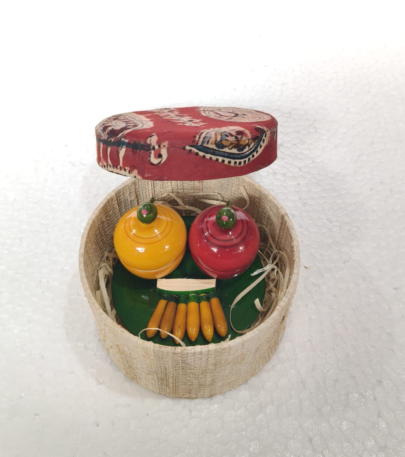 GIFT HAMPER