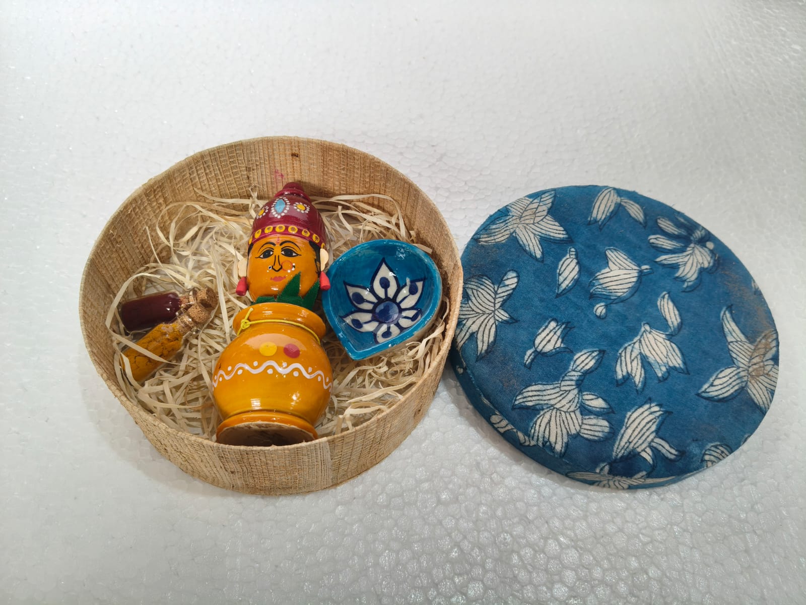 GIFT HAMPER