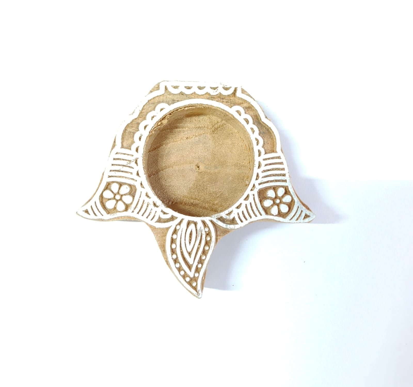 WOODEN TEA LIGHT HOLDER