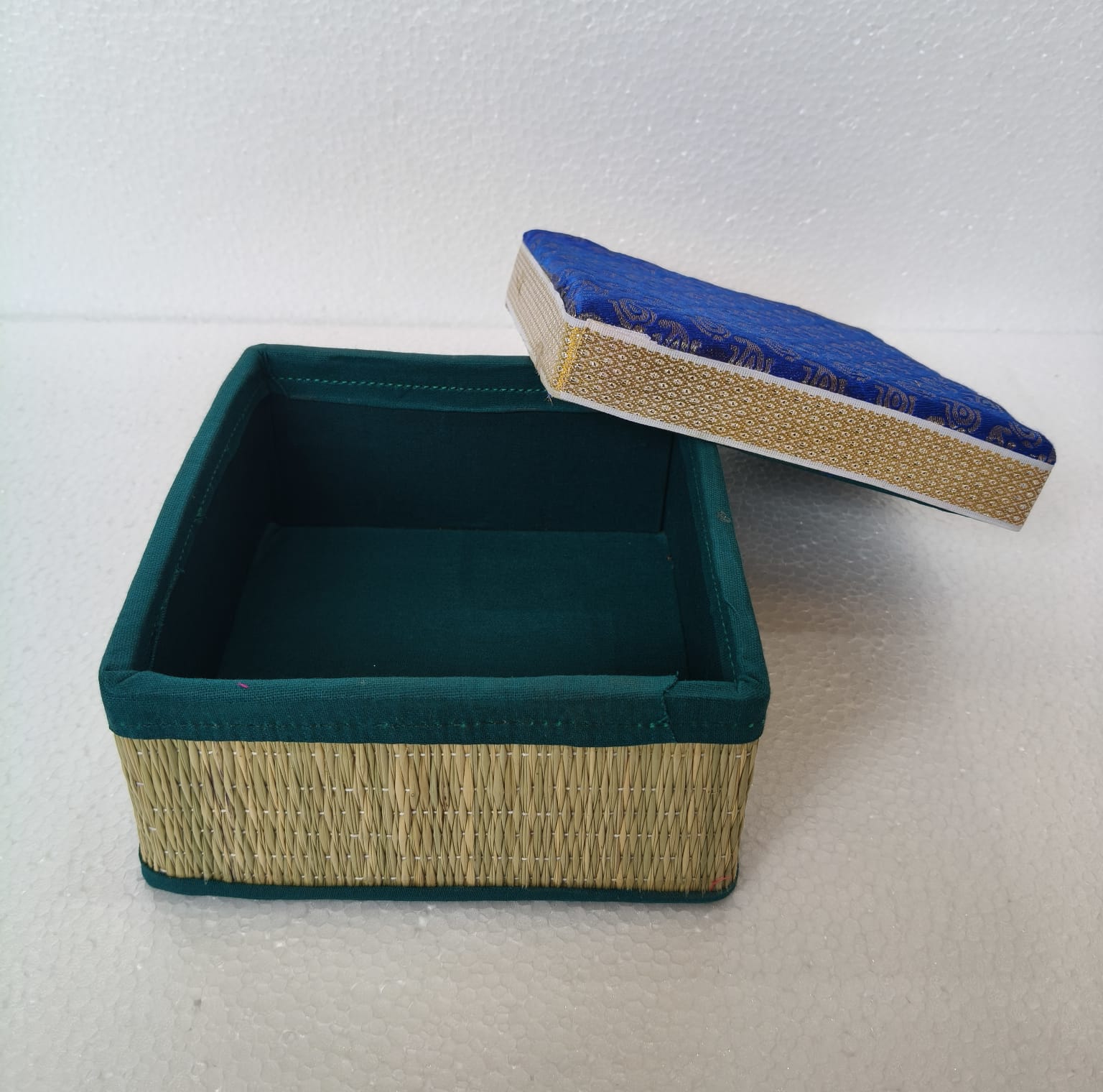 Korai Grass Square Gift Box - ECOBASKETINDIA