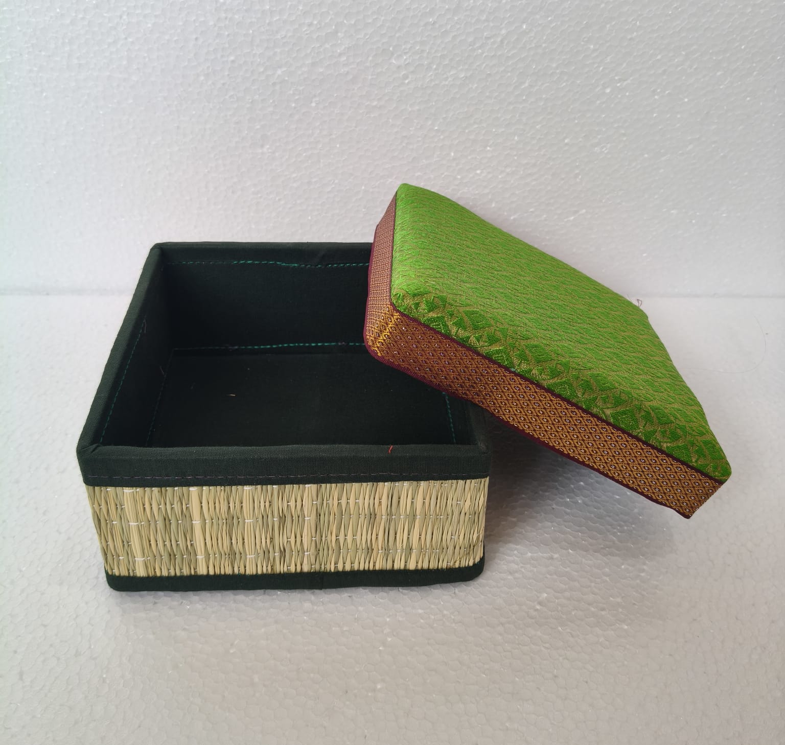 Korai Grass Square Gift Box - ECOBASKETINDIA