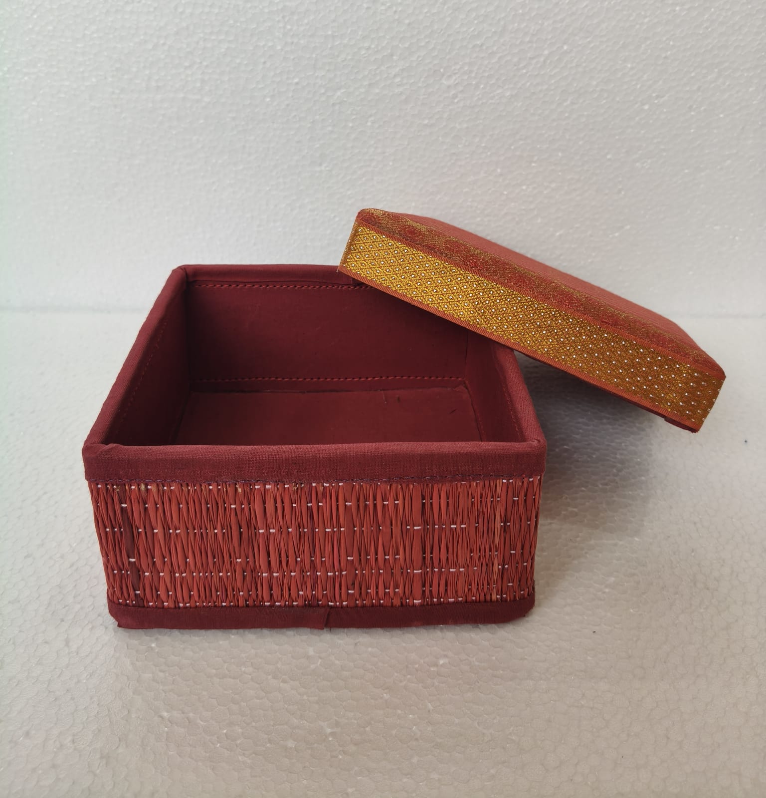 Korai Grass Square Gift Box - ECOBASKETINDIA